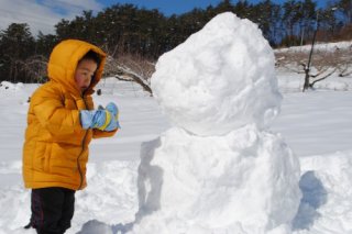 大雪！　ソリ　スキー　洞穴作り！